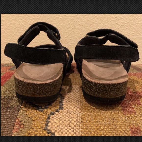 SOLD—WELLROX Terra Dune Toe-Separator Wellness - Picture 8 of 8